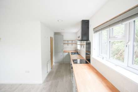 **Loxton**Beautifully Presented**150' Garden with Studio**3 Bedrooms**Open Plan Kit/Dining/Living Room**, Image 8