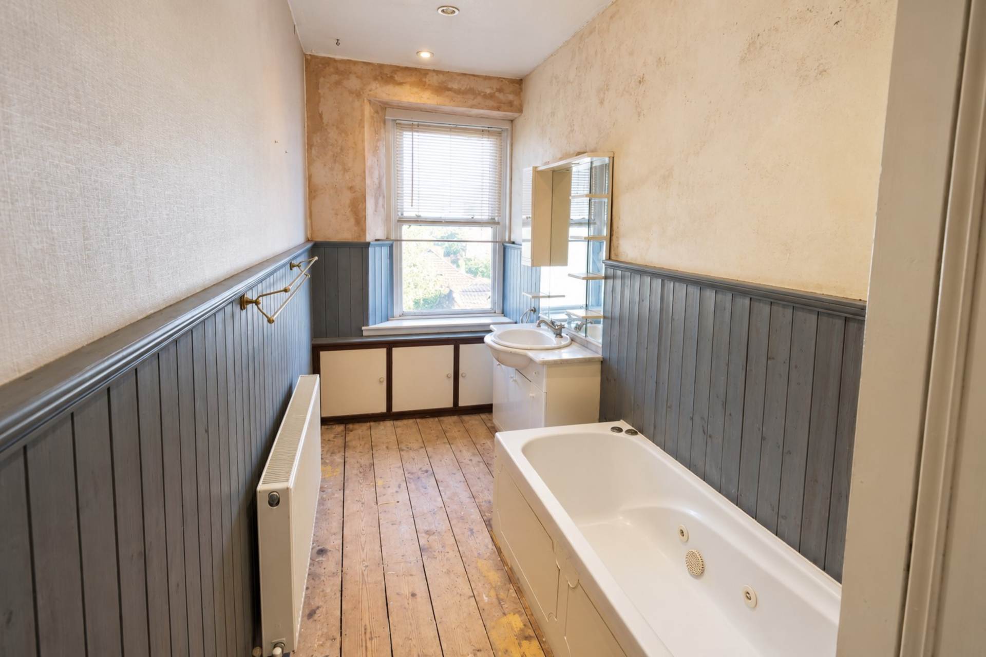 **South Ward**3-4 Bedrooms**Large Private Rear Garden**General Updating Required**, Image 14