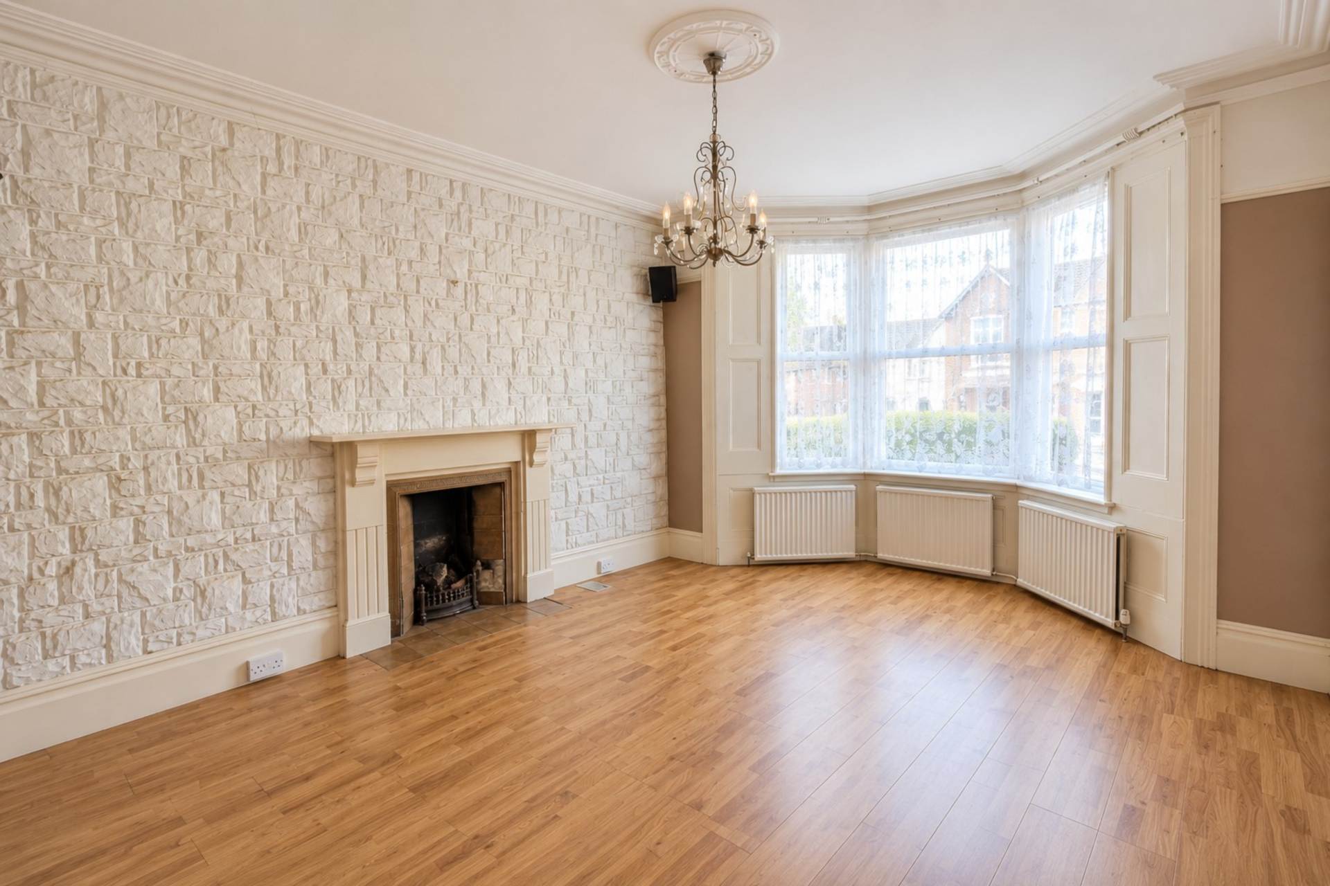 **South Ward**3-4 Bedrooms**Large Private Rear Garden**General Updating Required**, Image 3