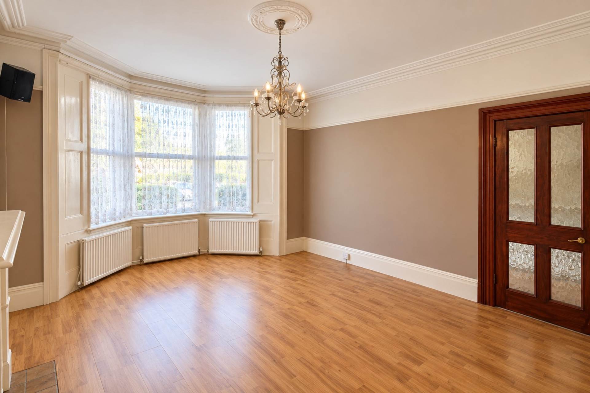 **South Ward**3-4 Bedrooms**Large Private Rear Garden**General Updating Required**, Image 4