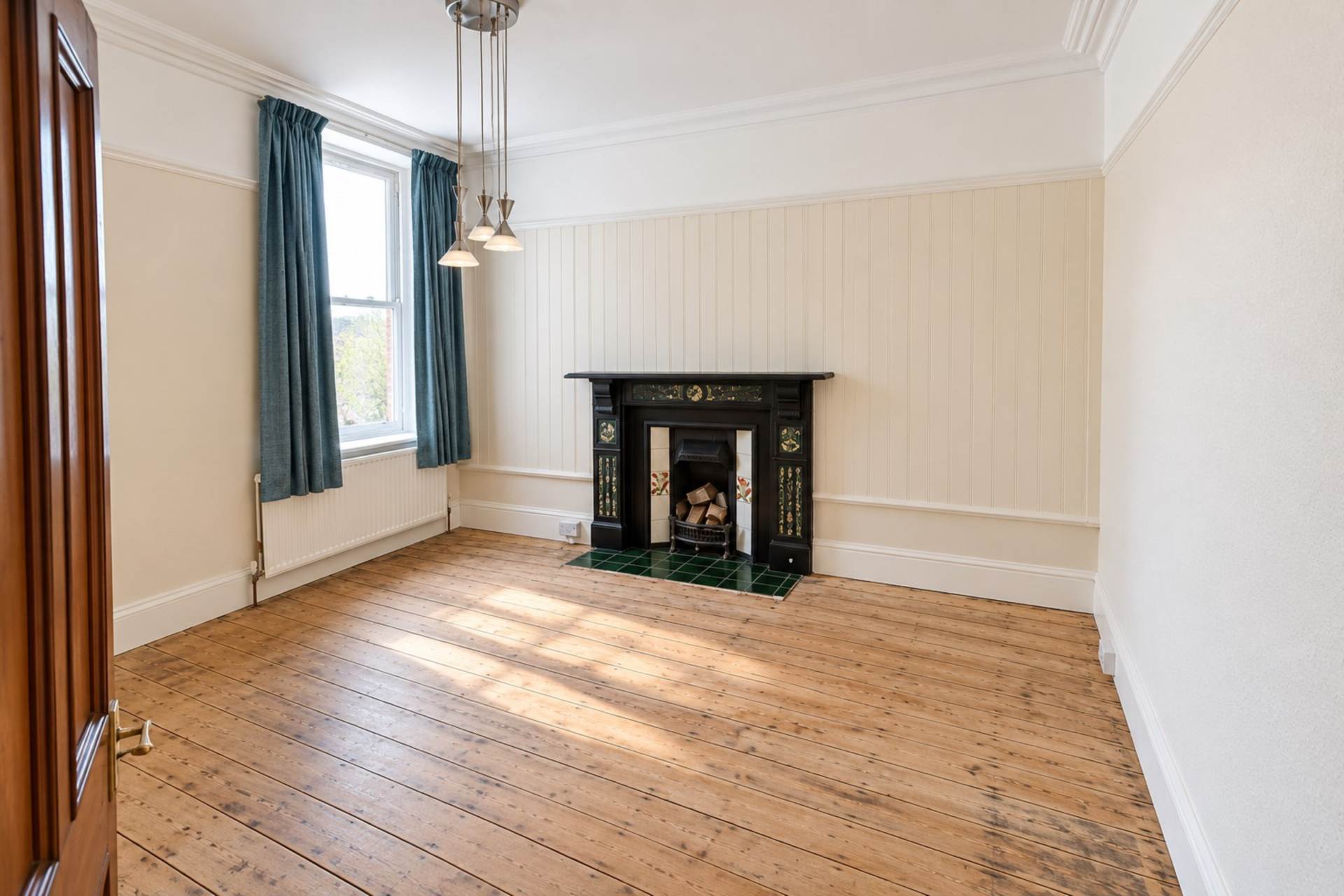 **South Ward**3-4 Bedrooms**Large Private Rear Garden**General Updating Required**, Image 5