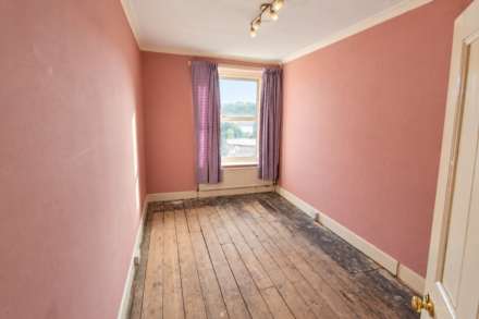 **South Ward**3-4 Bedrooms**Large Private Rear Garden**General Updating Required**, Image 12