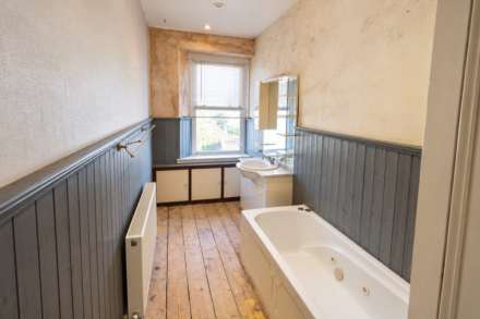 **South Ward**3-4 Bedrooms**Large Private Rear Garden**General Updating Required**, Image 14