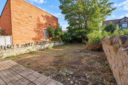 **South Ward**3-4 Bedrooms**Large Private Rear Garden**General Updating Required**, Image 17