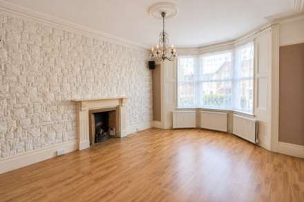 **South Ward**3-4 Bedrooms**Large Private Rear Garden**General Updating Required**, Image 3