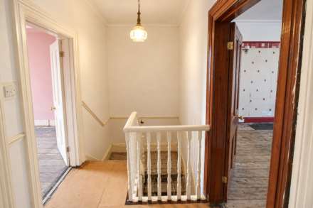 **South Ward**3-4 Bedrooms**Large Private Rear Garden**General Updating Required**, Image 9