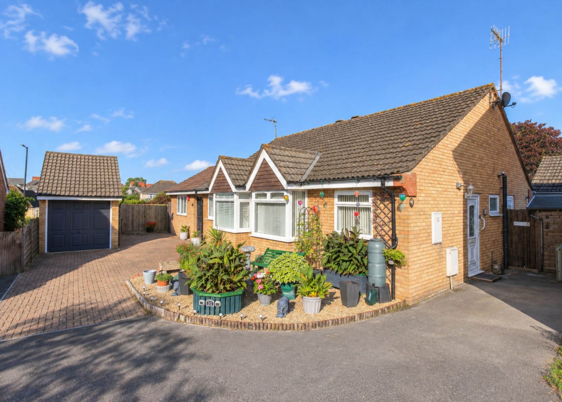 **Quiet Cul de Sac Location**2 Double Bedrooms**Conservatory**Garage & Parking**Lovely Outlook**, Image 1