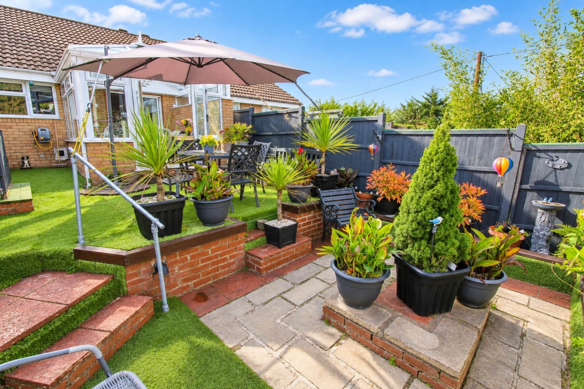 **Quiet Cul de Sac Location**2 Double Bedrooms**Conservatory**Garage & Parking**Lovely Outlook**, Image 15