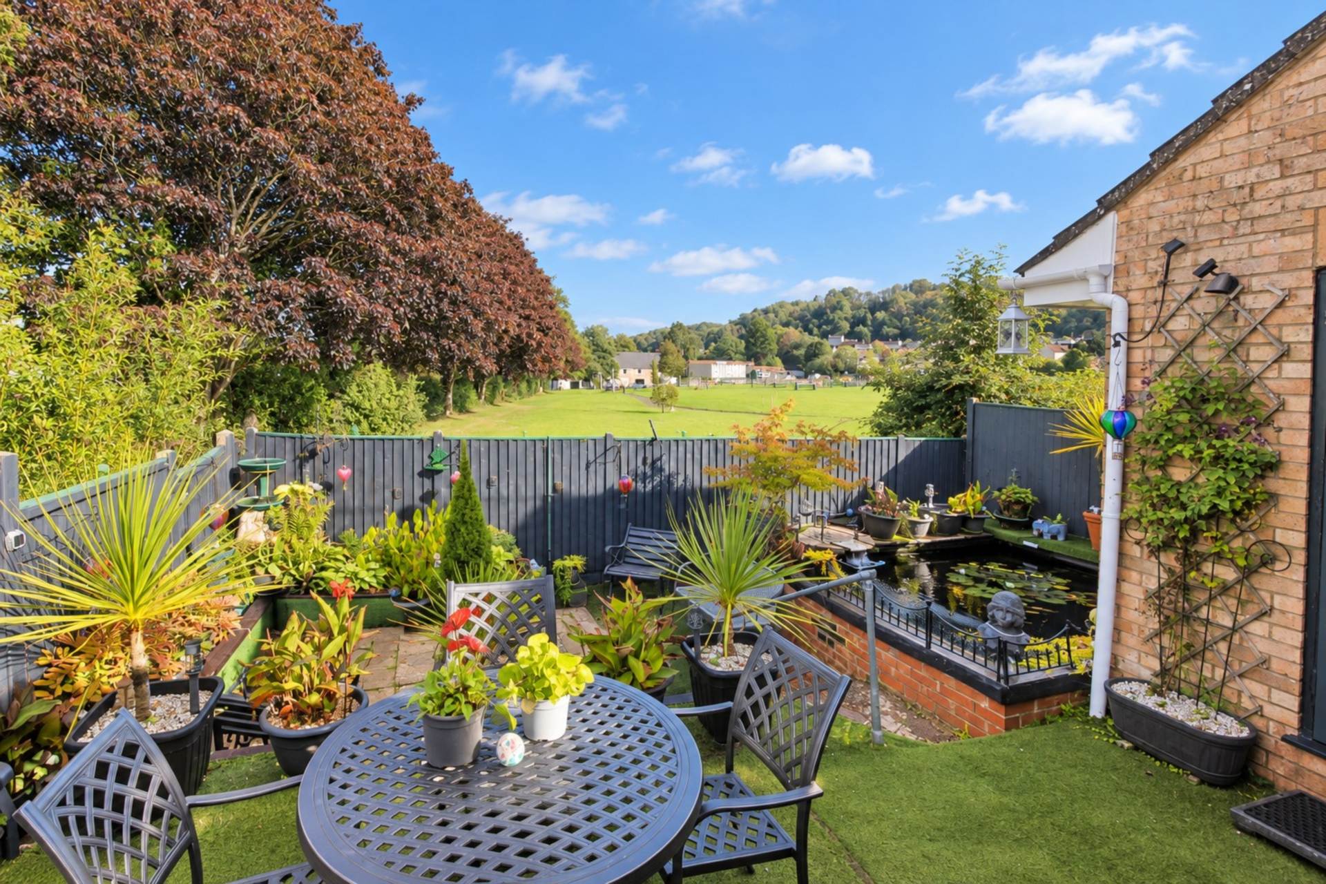 **Quiet Cul de Sac Location**2 Double Bedrooms**Conservatory**Garage & Parking**Lovely Outlook**, Image 2