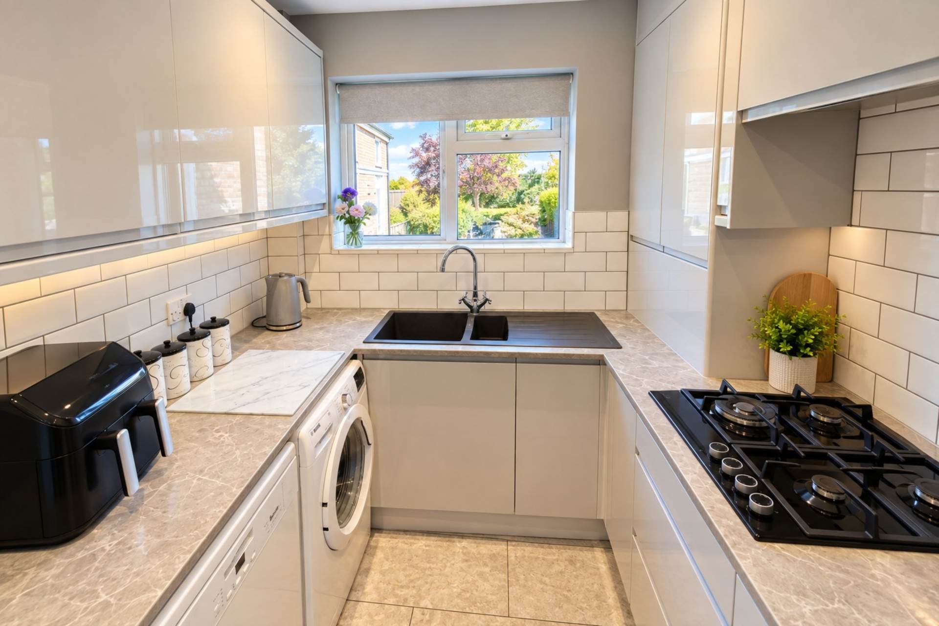 **Quiet Cul de Sac Location**2 Double Bedrooms**Conservatory**Garage & Parking**Lovely Outlook**, Image 3