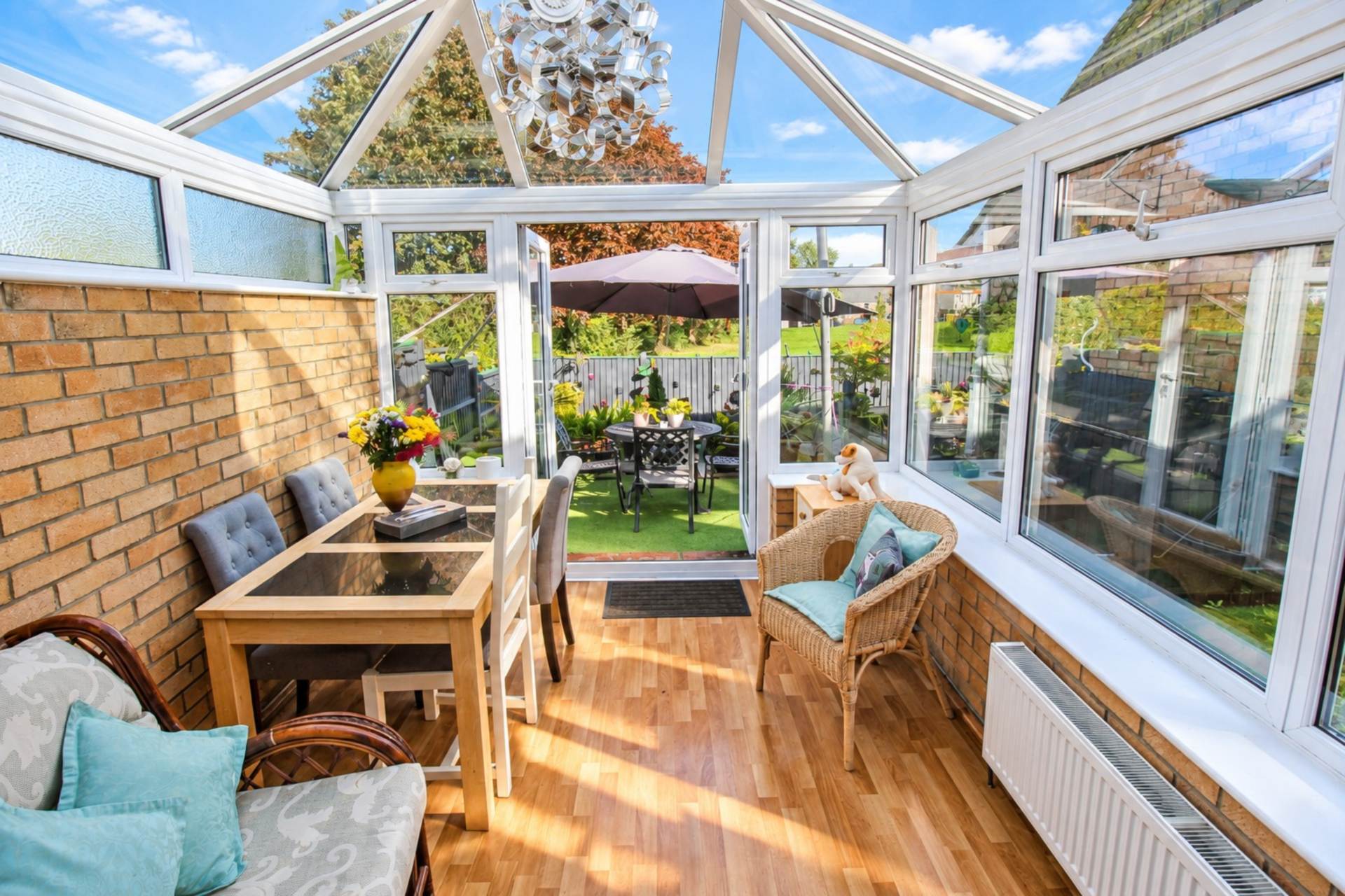 **Quiet Cul de Sac Location**2 Double Bedrooms**Conservatory**Garage & Parking**Lovely Outlook**, Image 5