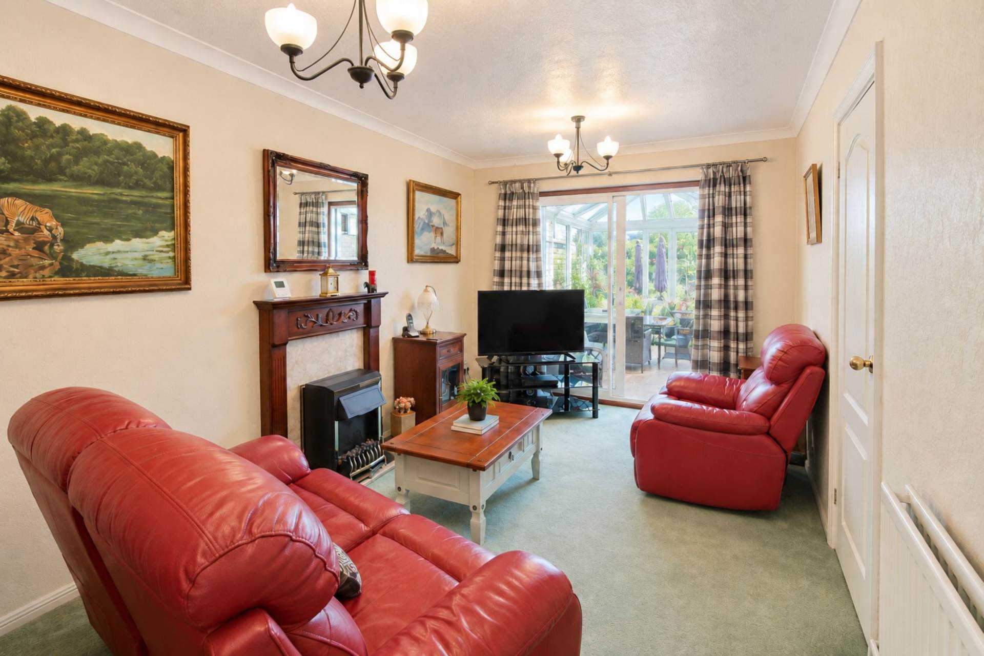 **Quiet Cul de Sac Location**2 Double Bedrooms**Conservatory**Garage & Parking**Lovely Outlook**, Image 7