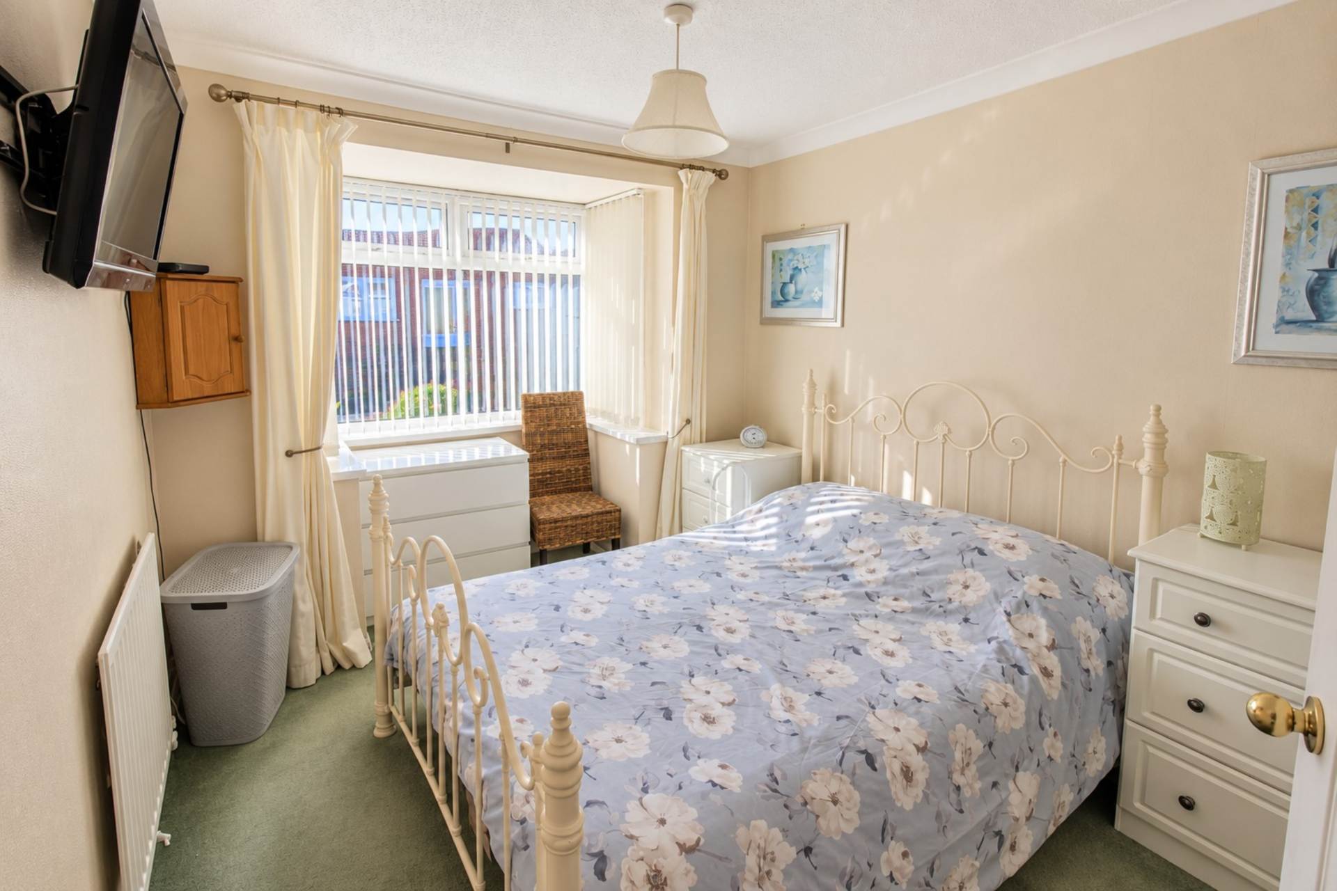 **Quiet Cul de Sac Location**2 Double Bedrooms**Conservatory**Garage & Parking**Lovely Outlook**, Image 9