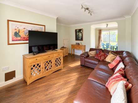 Stroud Way, Edge Of Weston Village - Cul-de-sac Location, Image 3