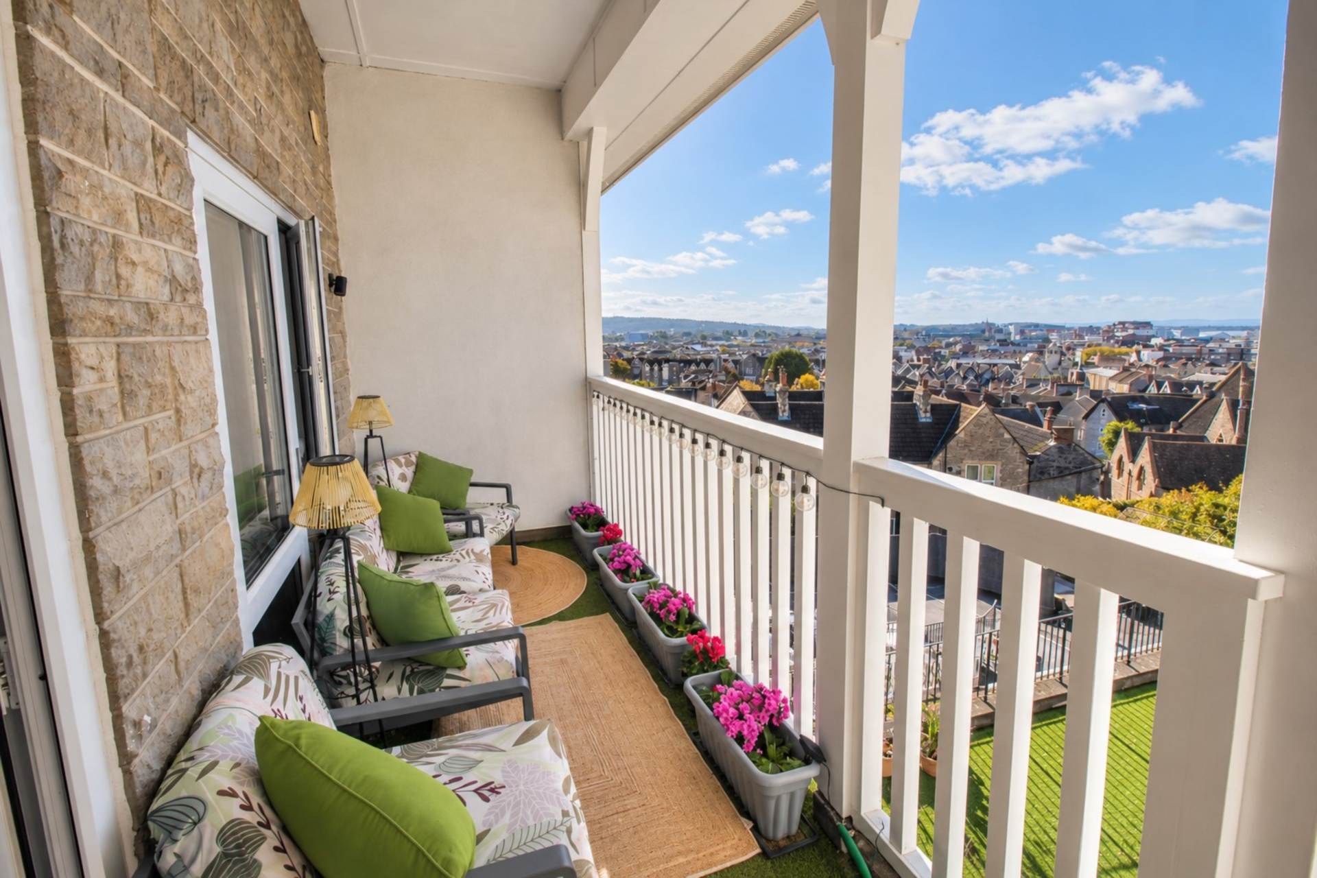 **Hillside Apartment**Fantastic Coastal Views*Master Bedroom with Balcony & En Suite**Secure Allocated Parking**, Image 13