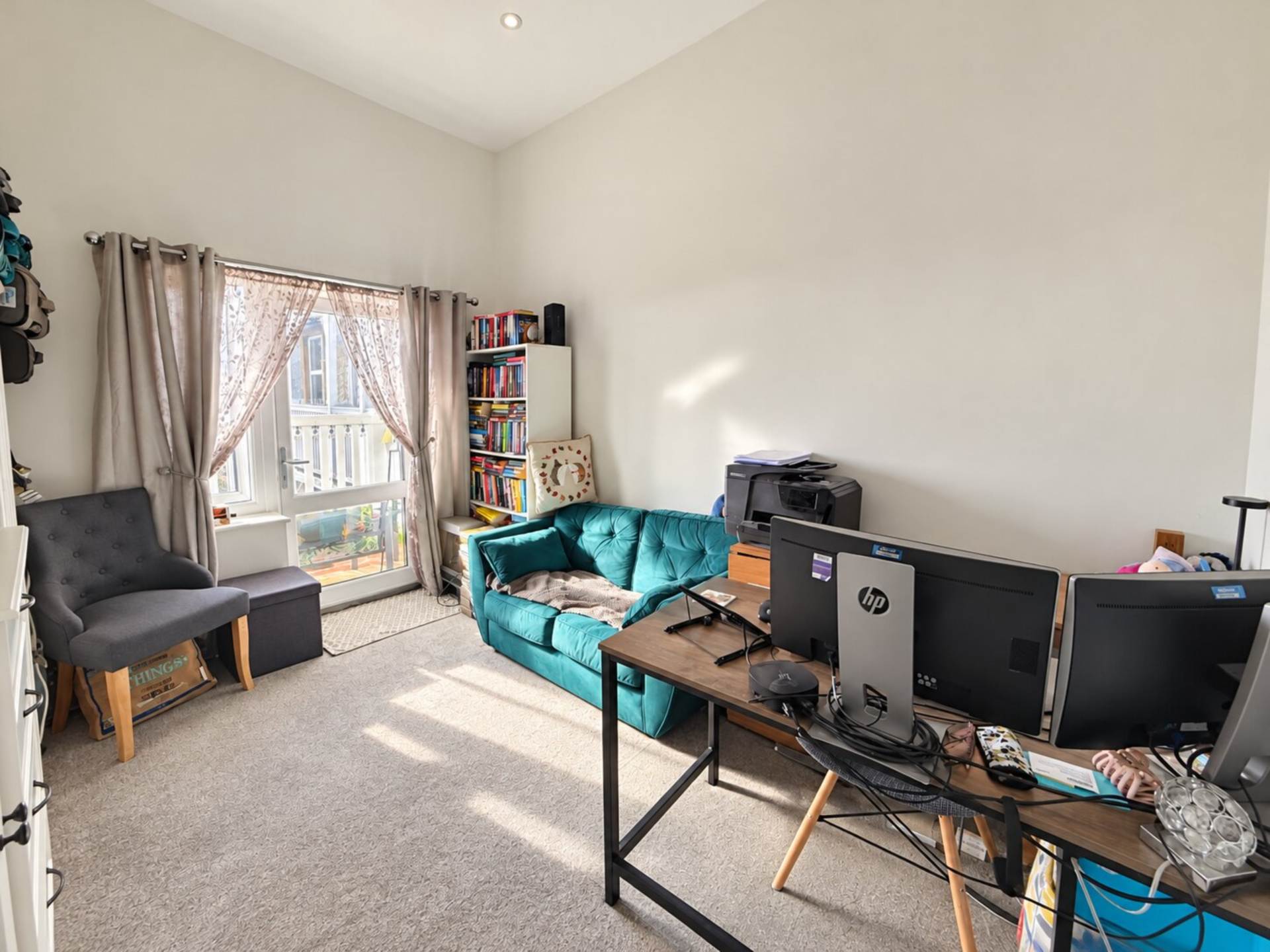 **Hillside Apartment**Fantastic Coastal Views*Master Bedroom with Balcony & En Suite**Secure Allocated Parking**, Image 17
