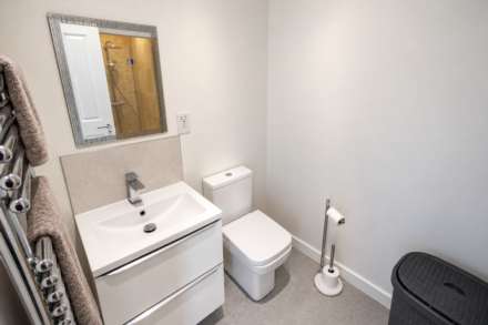**Hillside Apartment**Fantastic Coastal Views*Master Bedroom with Balcony & En Suite**Secure Allocated Parking**, Image 12