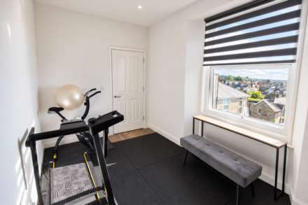 **Hillside Apartment**Fantastic Coastal Views*Master Bedroom with Balcony & En Suite**Secure Allocated Parking**, Image 15