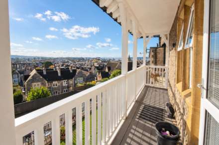 **Hillside Apartment**Fantastic Coastal Views*Master Bedroom with Balcony & En Suite**Secure Allocated Parking**, Image 8