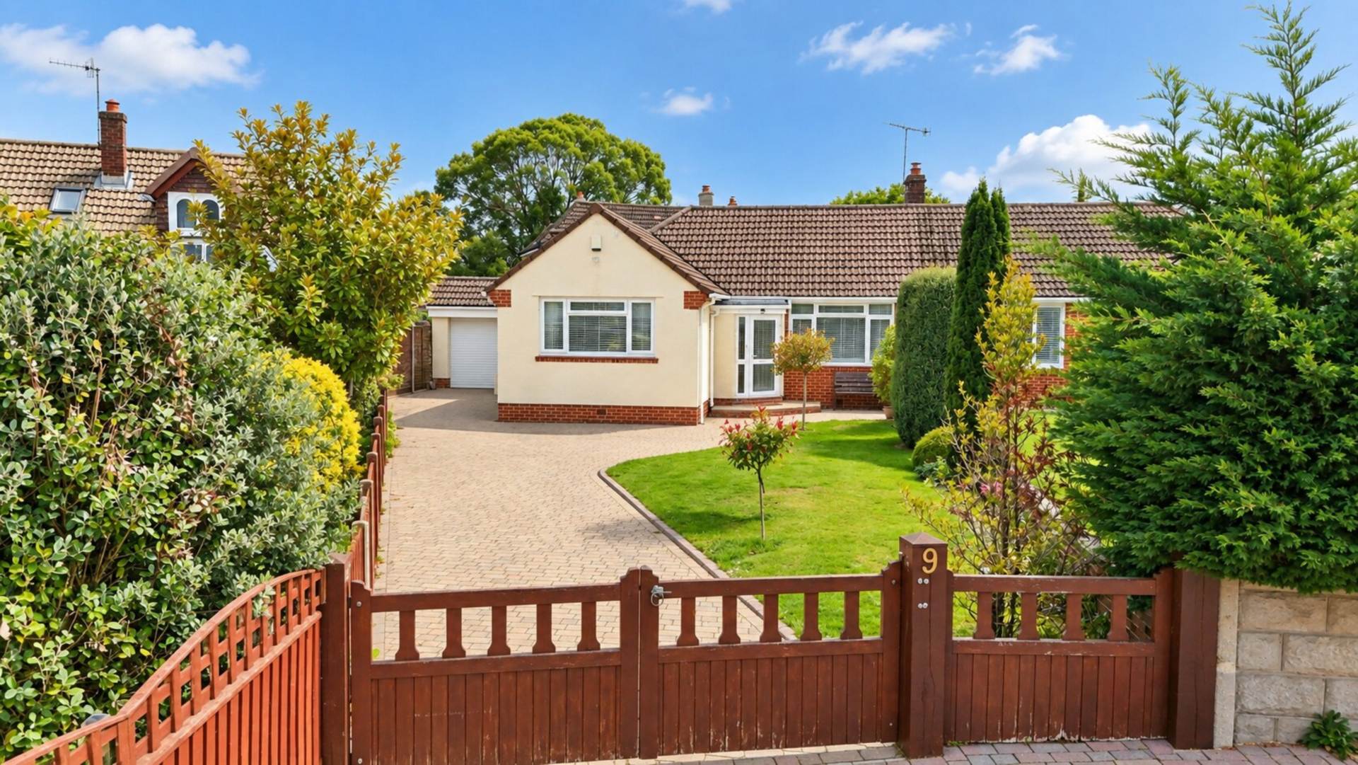 **Churchill**Large Plot**Open Plan Living/Kitchen/Dining Area**Large Driveway/Garage Electric Door**, Image 1