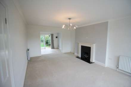 **Churchill**Large Plot**Open Plan Living/Kitchen/Dining Area**Large Driveway/Garage Electric Door**, Image 12