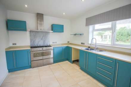**Churchill**Large Plot**Open Plan Living/Kitchen/Dining Area**Large Driveway/Garage Electric Door**, Image 7