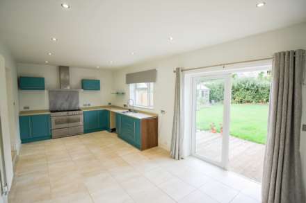 **Churchill**Large Plot**Open Plan Living/Kitchen/Dining Area**Large Driveway/Garage Electric Door**, Image 8