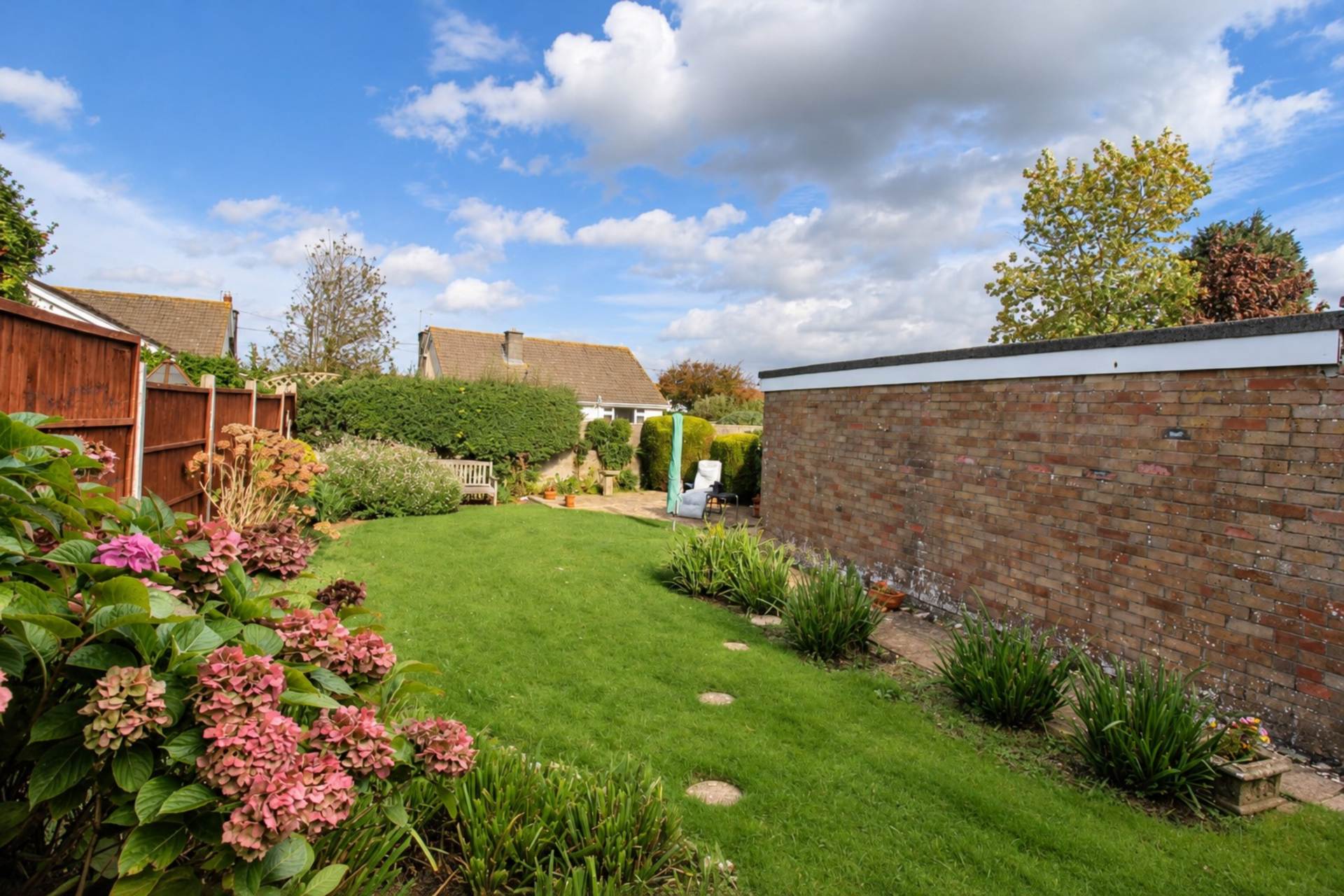 Knightcott Gardens, Banwell, Image 17