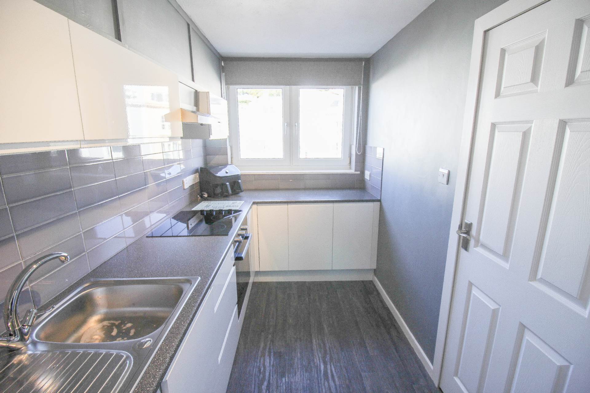 **Sea View**Immaculately Presented**Ample Storage**Under Cover Secure Parking**, Image 10