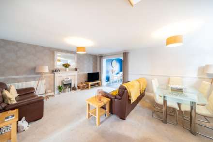 Worle**Extended**Beautifully Presented**3-4 Bedrooms**, Image 3