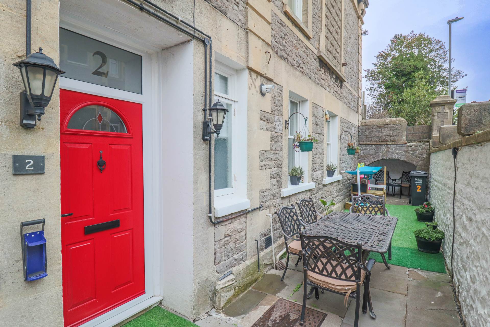 South Road, Hillside - Modern & Character Filled Flat, Image 2