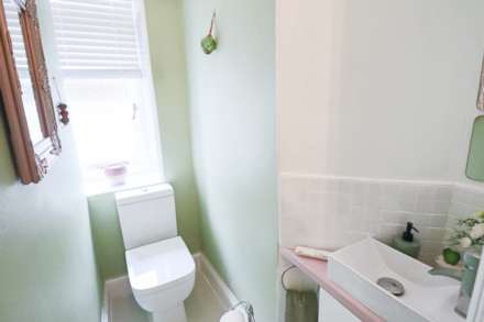 South Road, Hillside - Modern & Character Filled Flat, Image 12