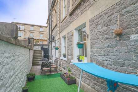 South Road, Hillside - Modern & Character Filled Flat, Image 14