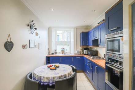 South Road, Hillside - Modern & Character Filled Flat, Image 5