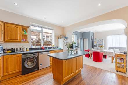 Woodland Road, South Ward - Grand Property!, Image 6