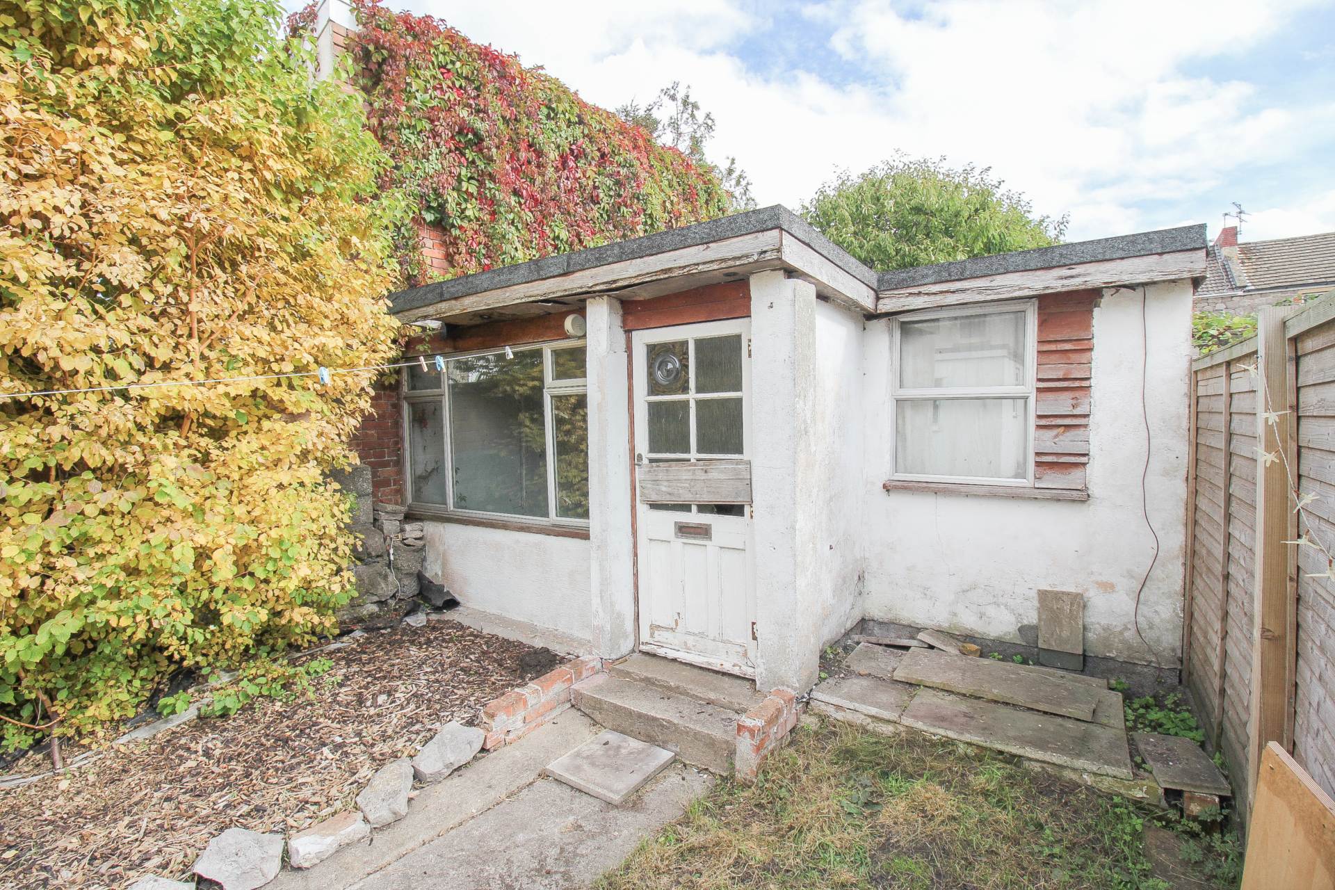 **Central Location**Good Size Garden**No Onward Chain**, Image 12