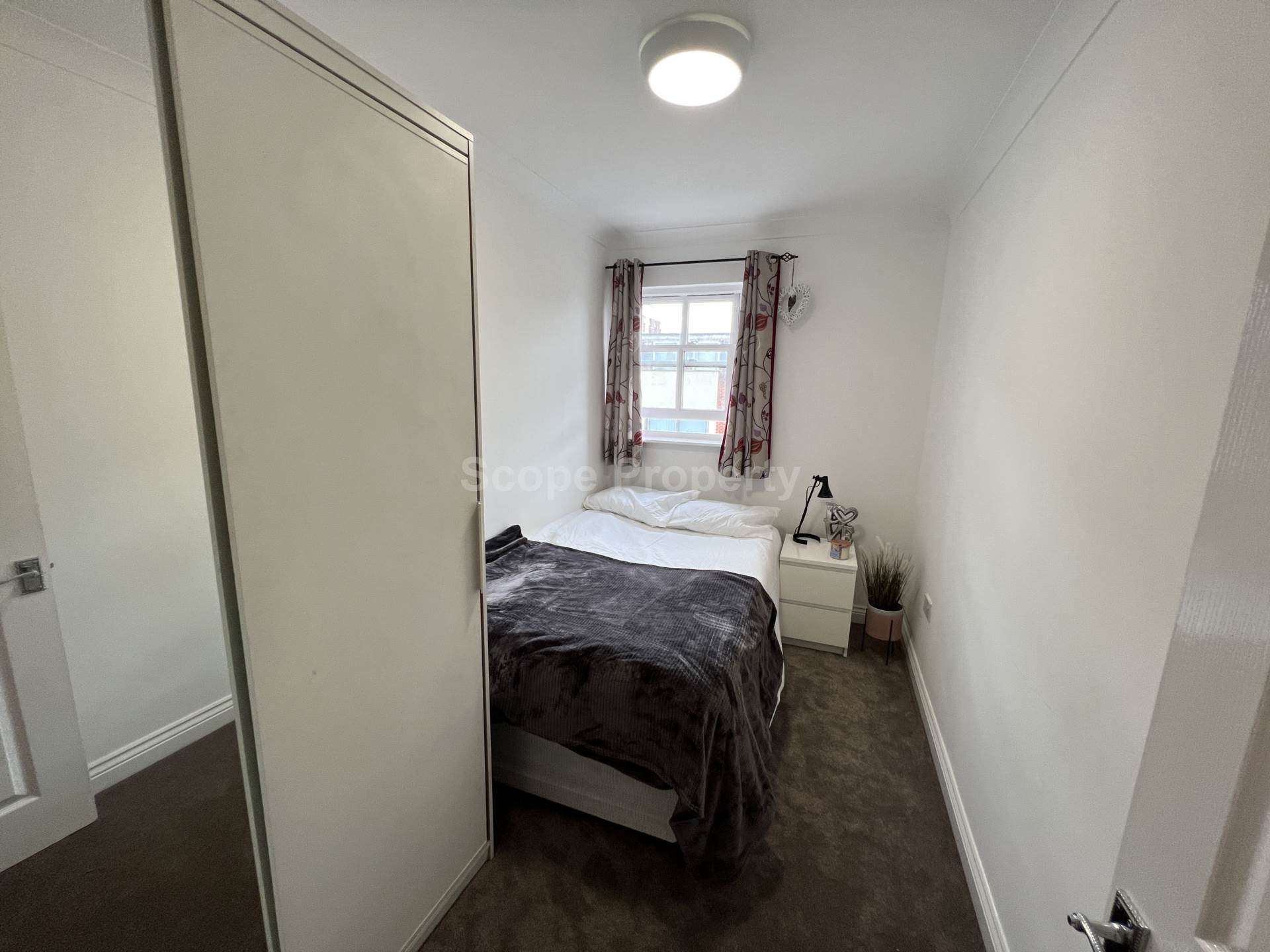 London Street, Reading, Image 4