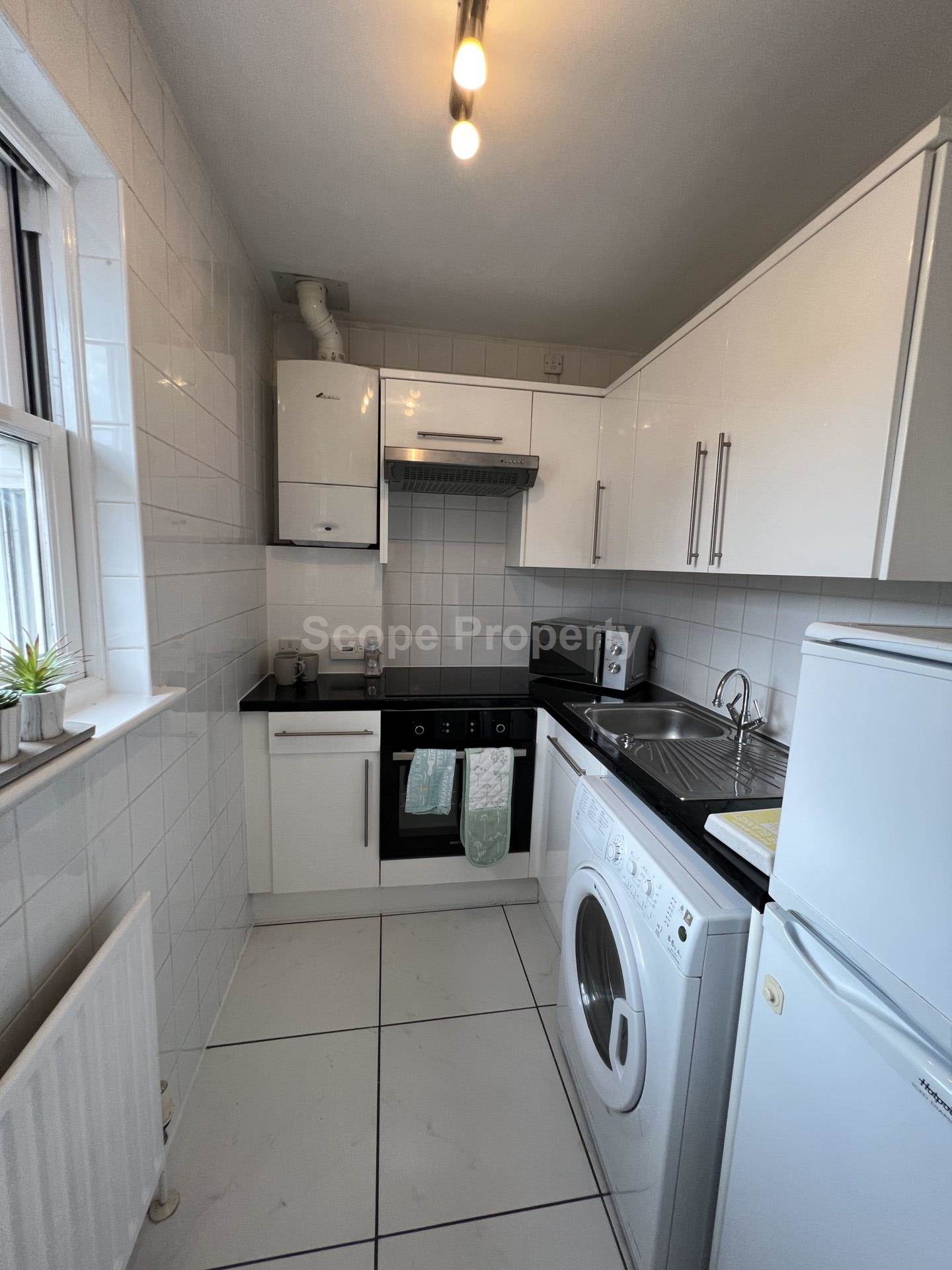 London Street, Reading, Image 8