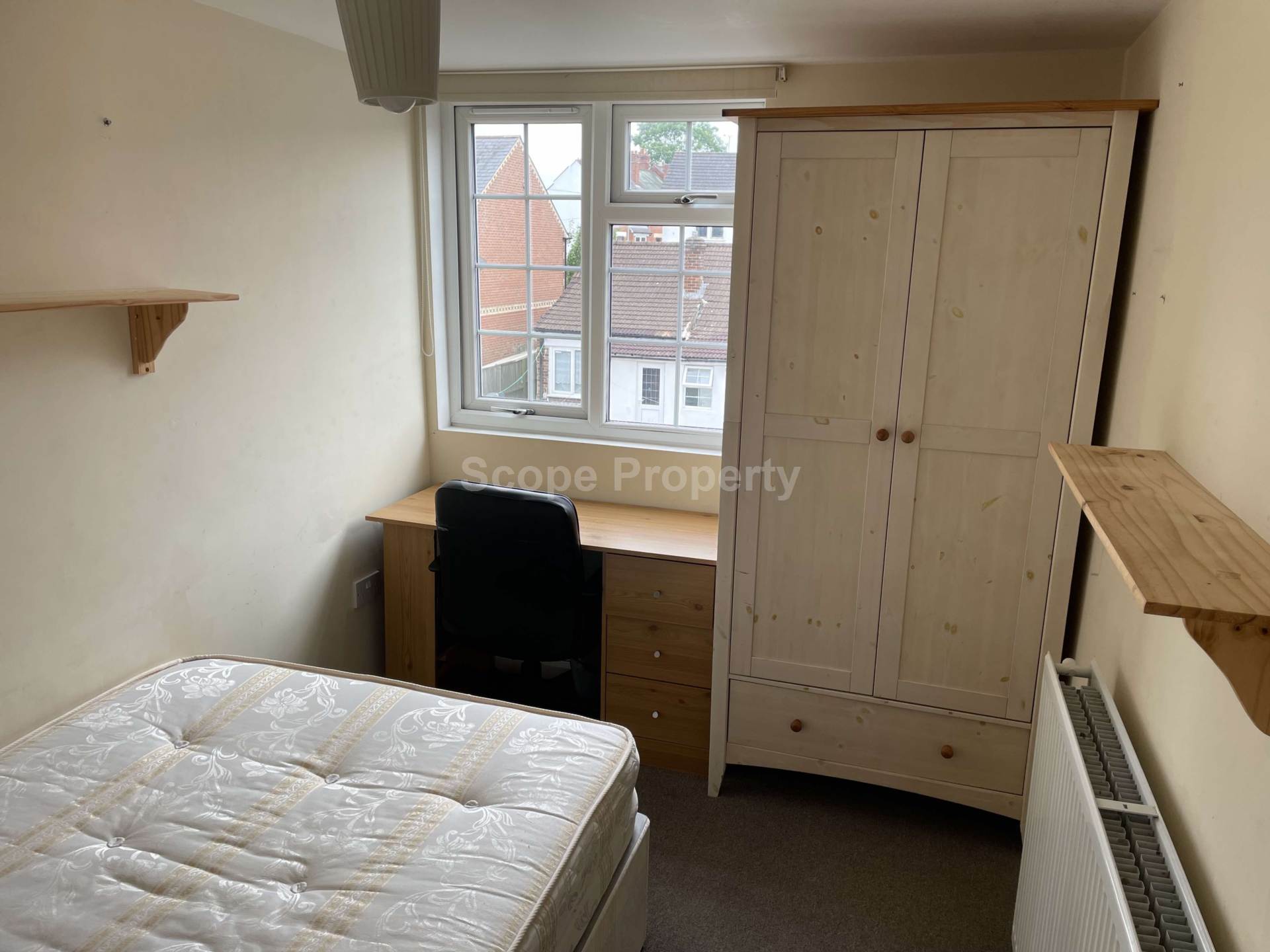 Pitcroft Avenue, Earley, RG6 1NN, Image 15