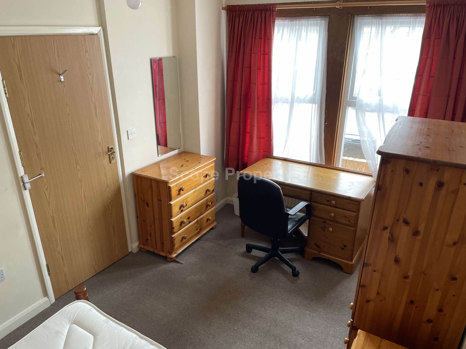 Pitcroft Avenue, Earley, RG6 1NN, Image 7