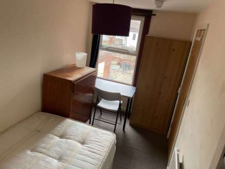 Pitcroft Avenue, Earley, RG6 1NN, Image 10