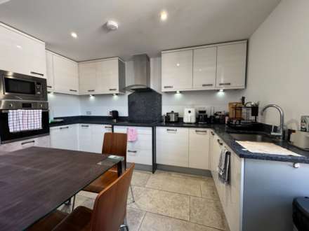 Basingstoke Road, Reading, RG2 0ER, Image 2
