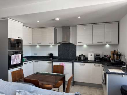 Basingstoke Road, Reading, RG2 0ER, Image 3