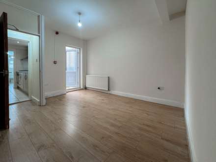 St Peters Road, Reading, RG6 1NT, Image 3