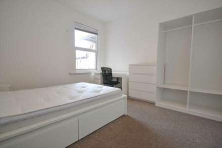 London Road, Reading, RG1 3NZ