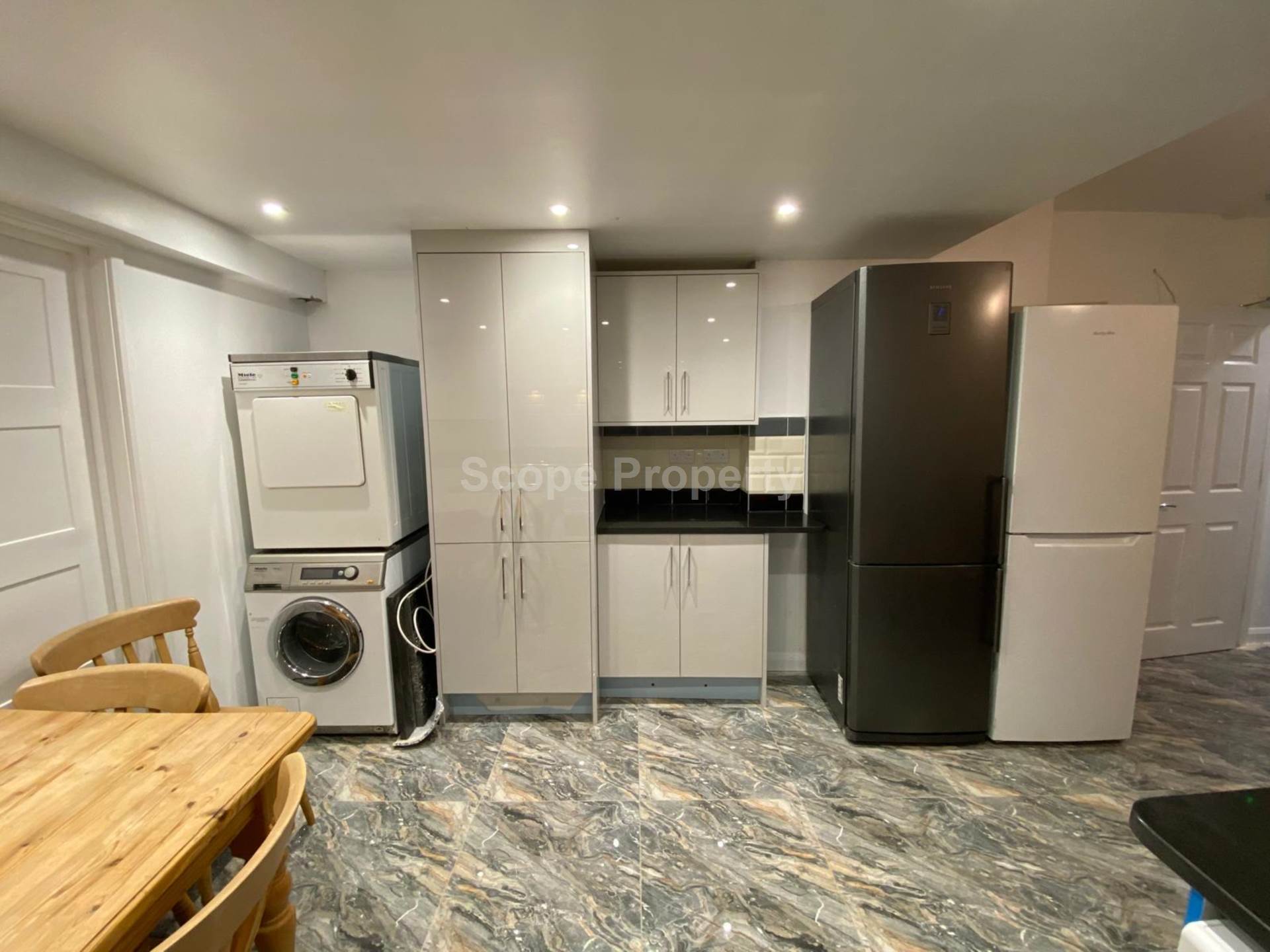 Donnington Gardens, Reading, RG1 5LY, Image 2