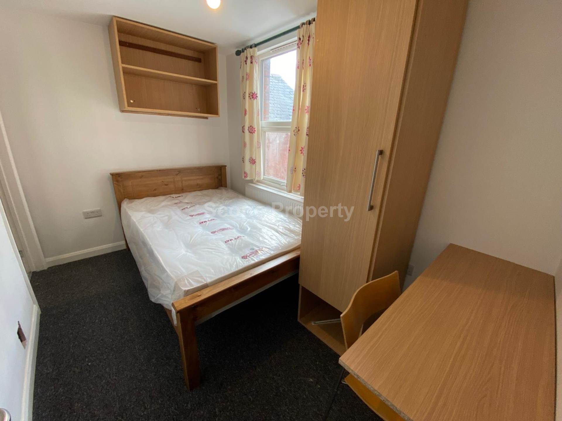 Donnington Gardens, Reading, RG1 5LY, Image 7