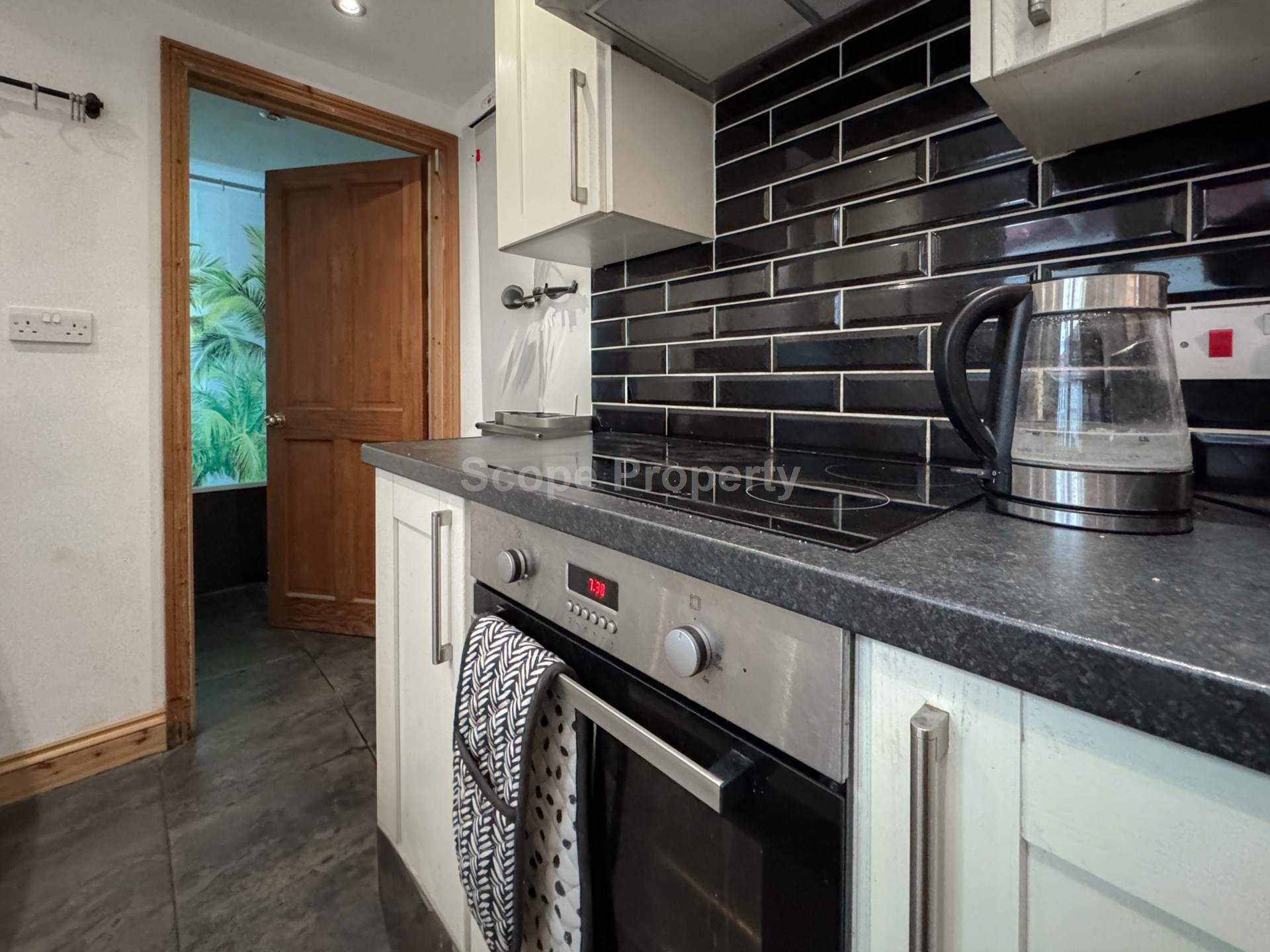 Blenheim Gardens, Reading, RG1 5QG, Image 1