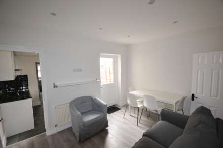 Cardigan Road, Reading, Image 1