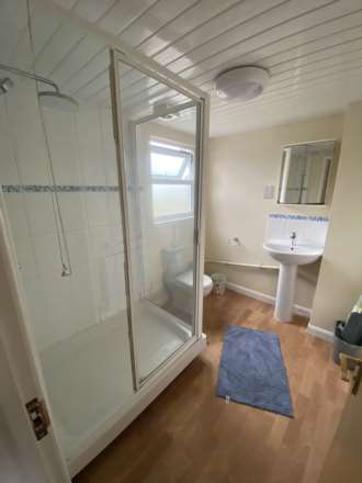 Bishops Road, Reading, RG6 1NP, Image 8